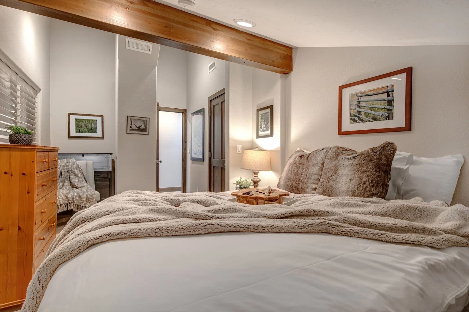 Moose Den - Image 14