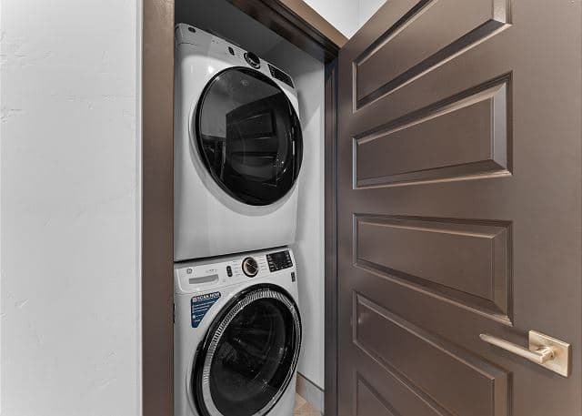 Crestview Chalet Bliss - Image 10