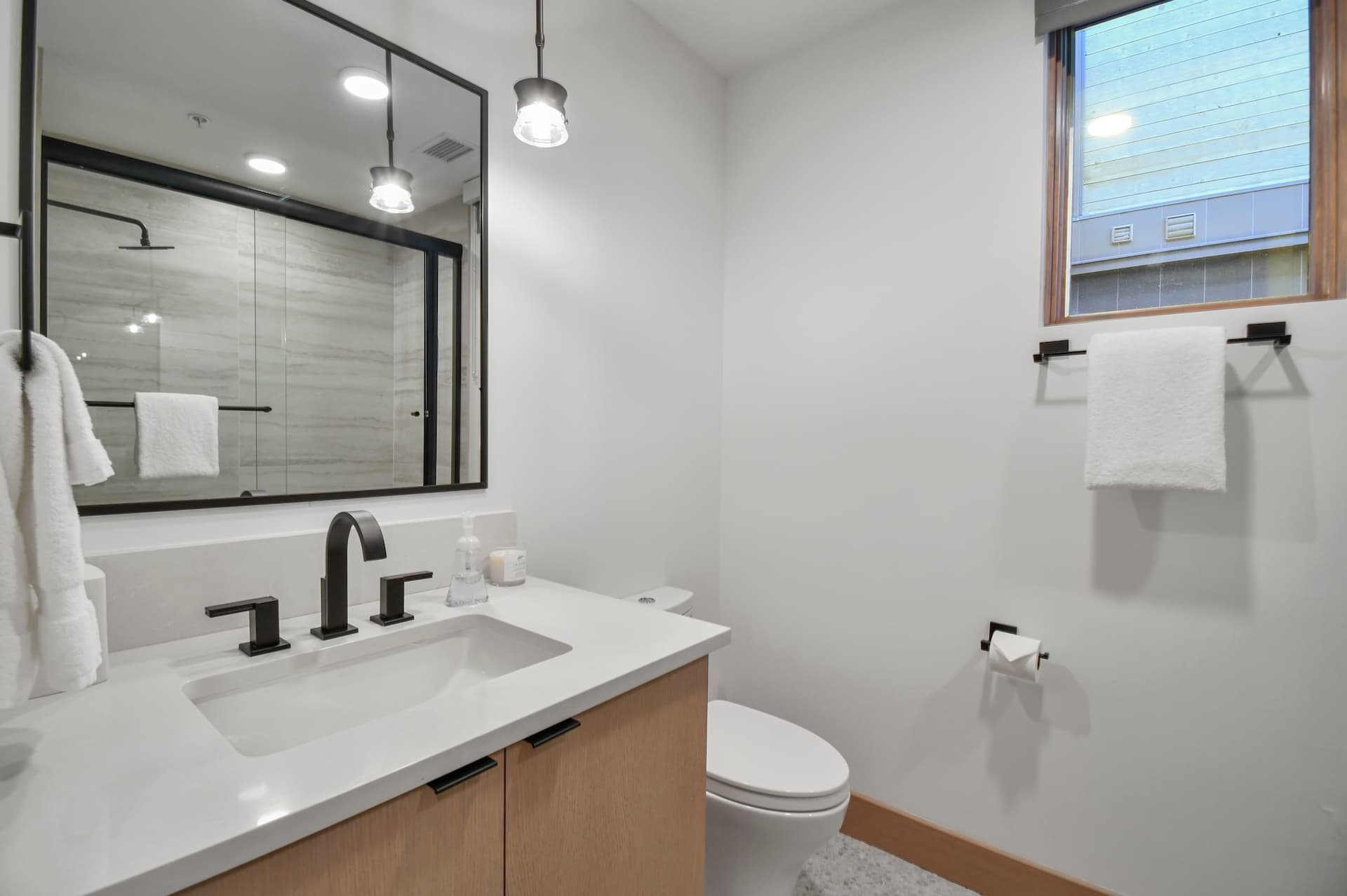 Kings Crown 201C - Image 19