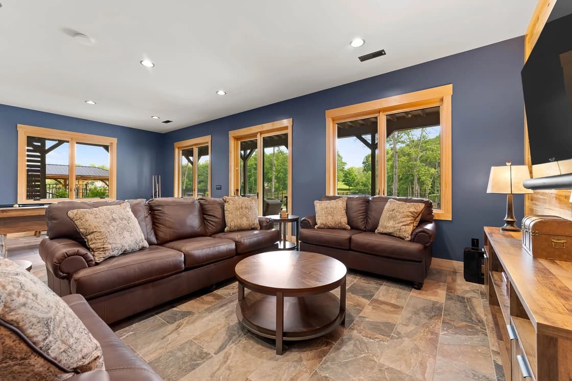 Black Bear Lodge - Image 4