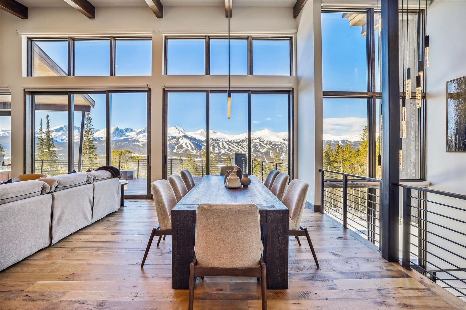 Modern View Manor - Image 6