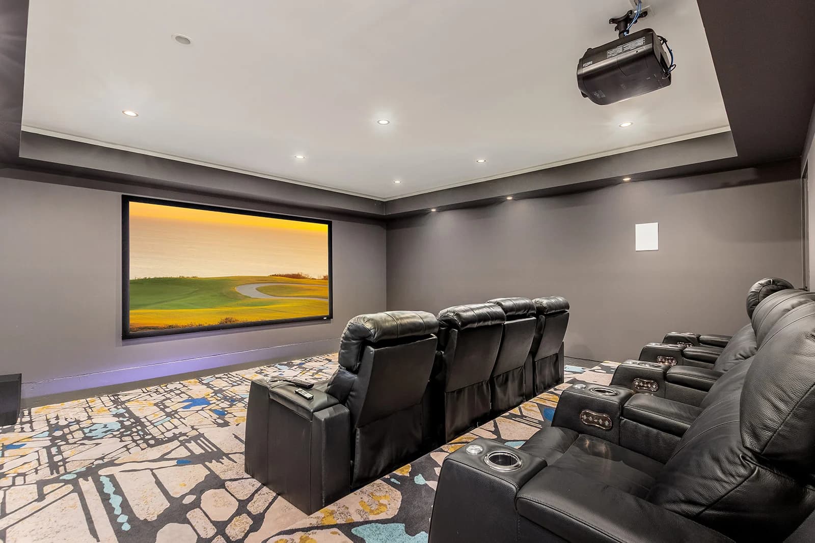 Camelback Manor - Image 7