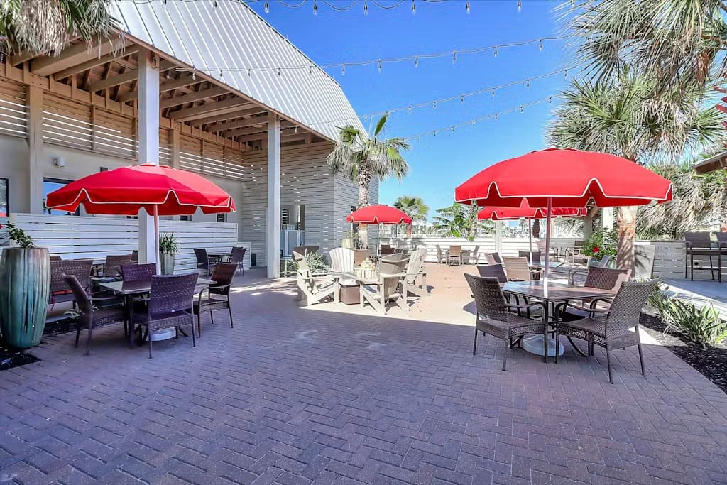 Beachin' Bungalow - Image 45