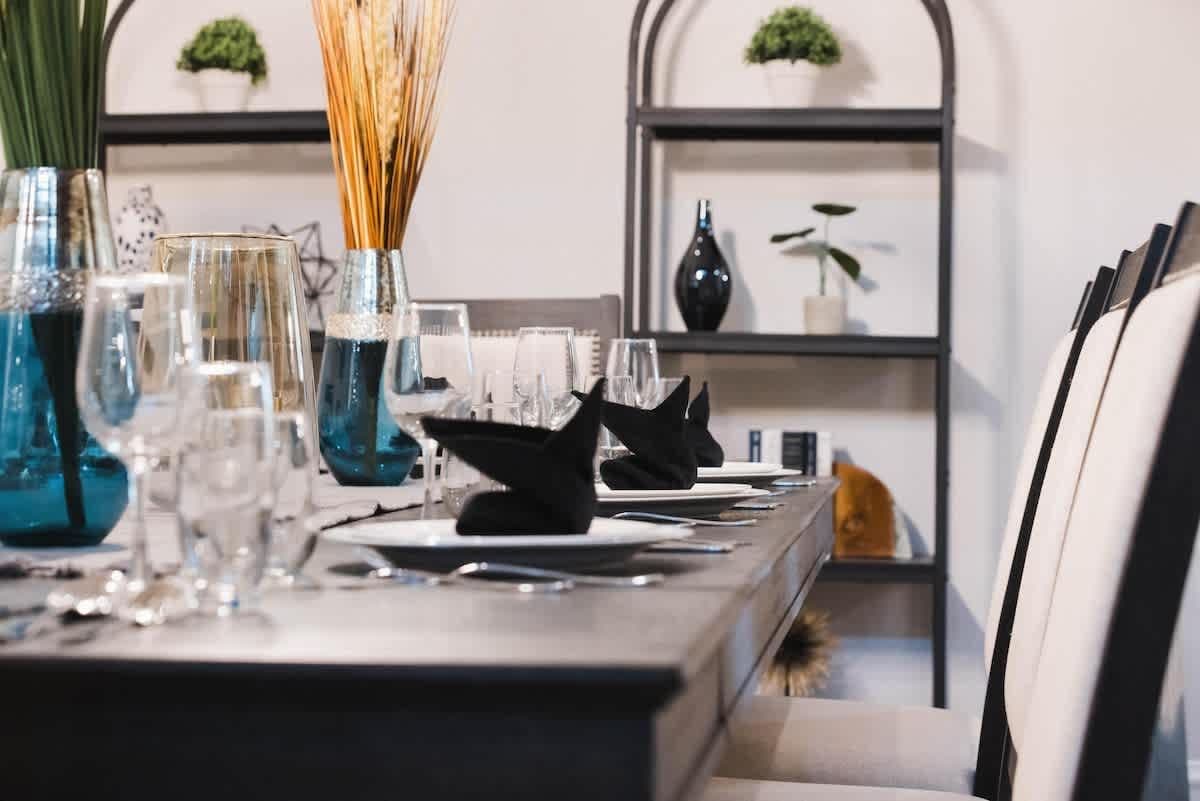 Estate on Shea - Image 11