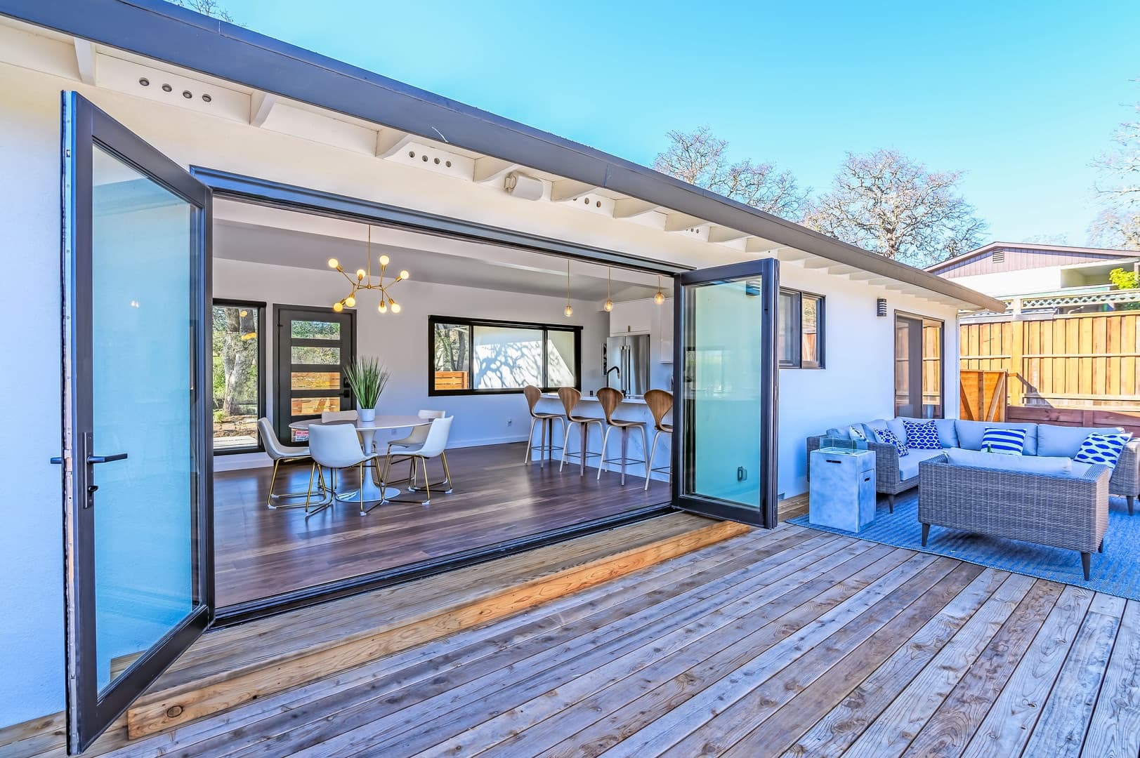 Eastward Casa Blanca Home - Image 5