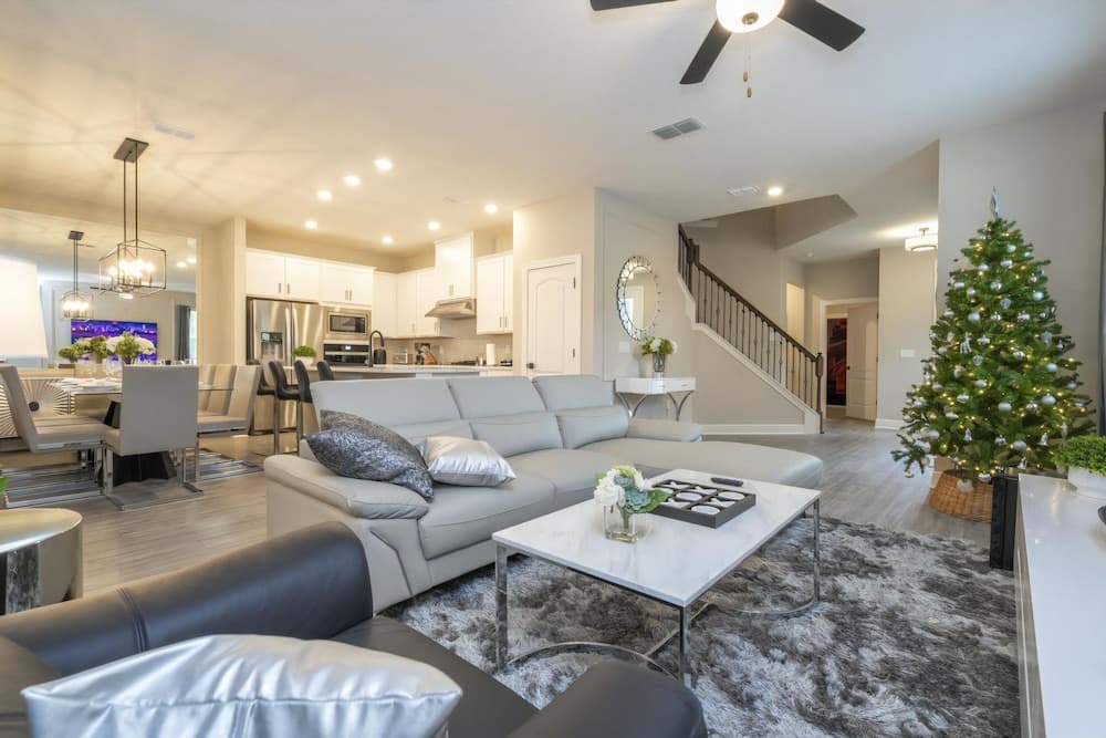 Playful Palms - Image 1