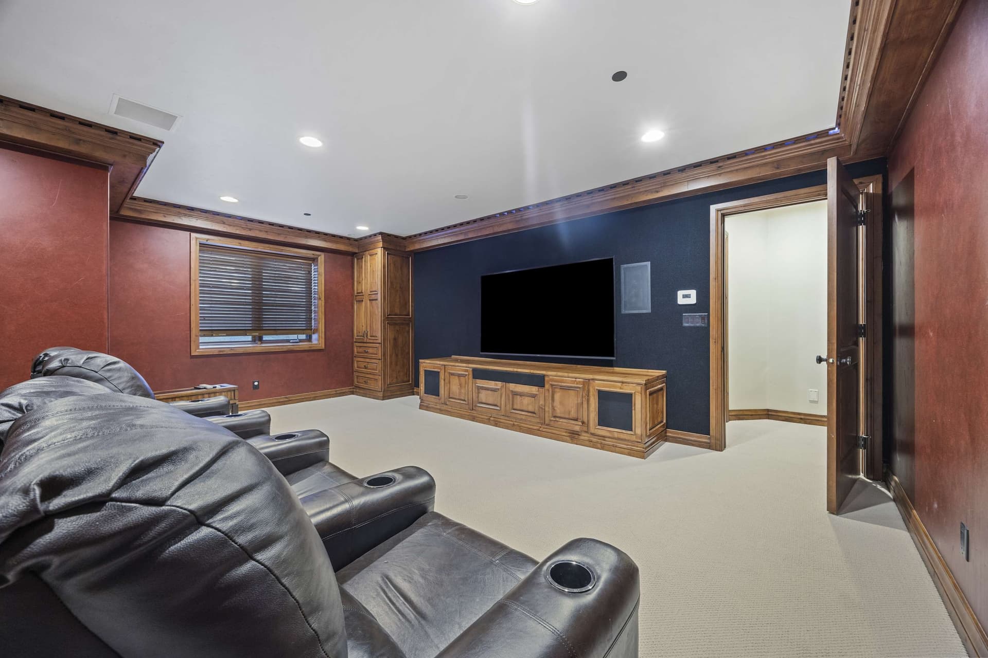 Luxury Mountain Retreat - Image 14
