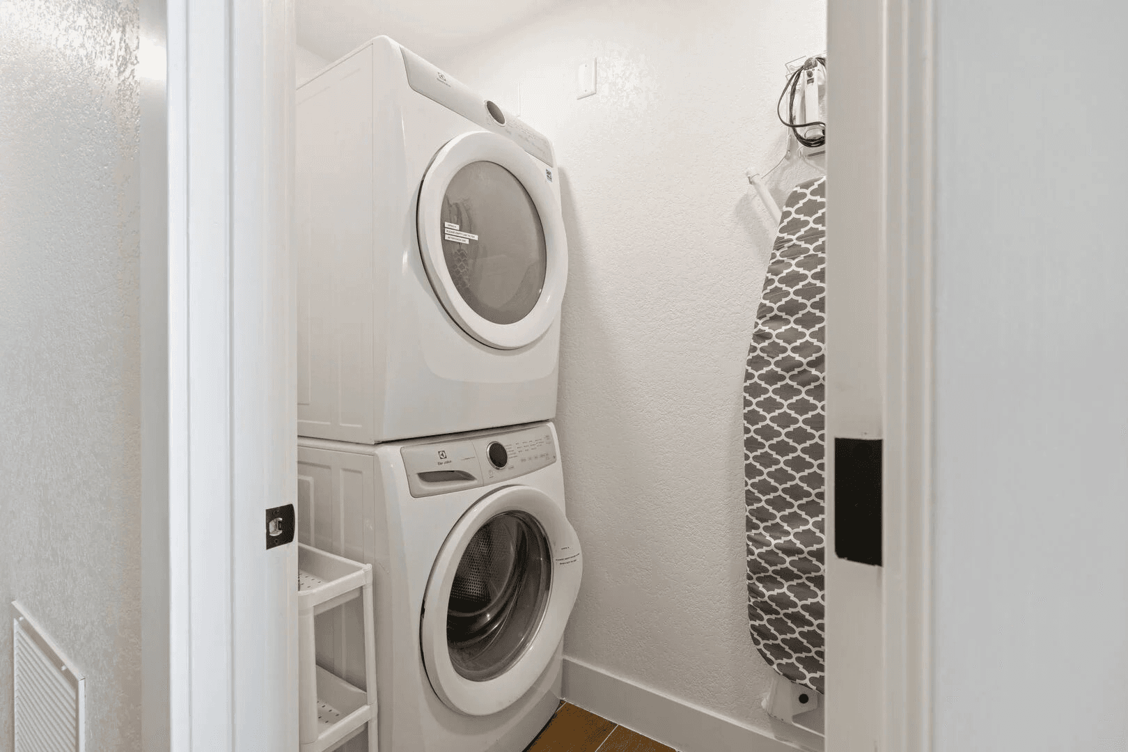 Oceanfront Paradise #1 - Image 17