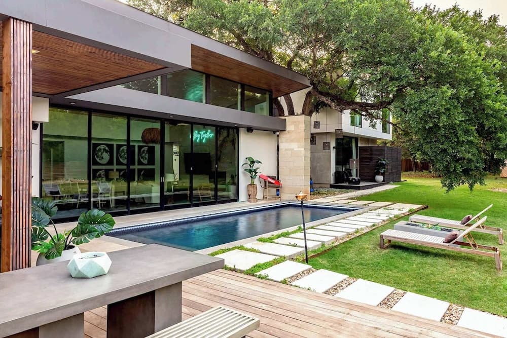 Eastside Mansion - Image 1