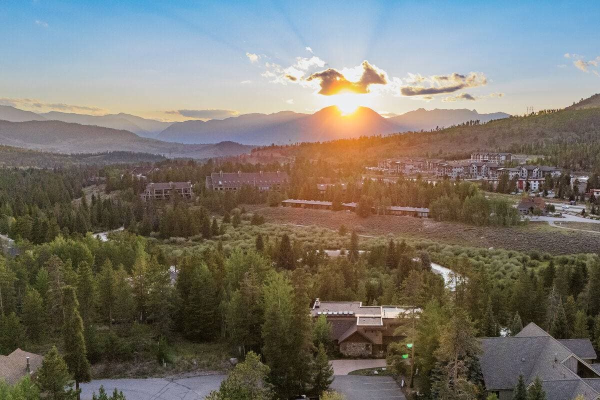 Four Sisters - Image 121