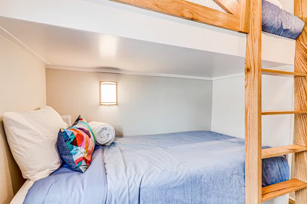 Beachin' Bungalow - Image 21