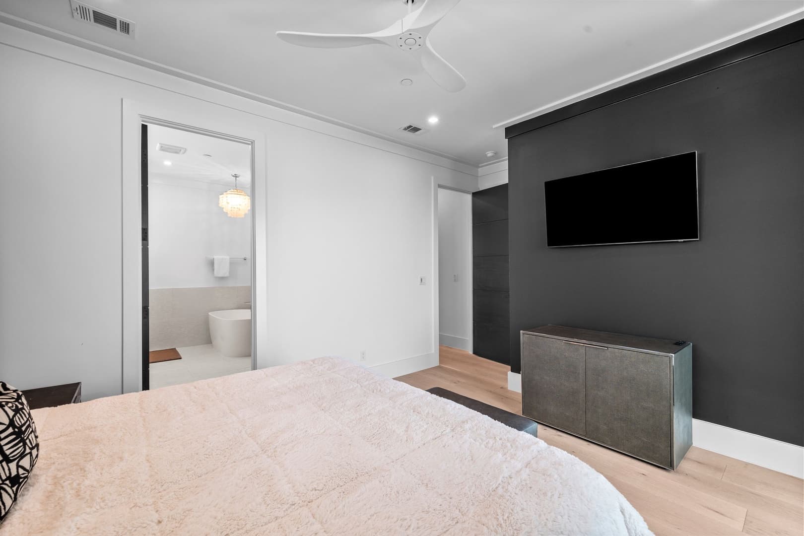 Endless Views - Image 45