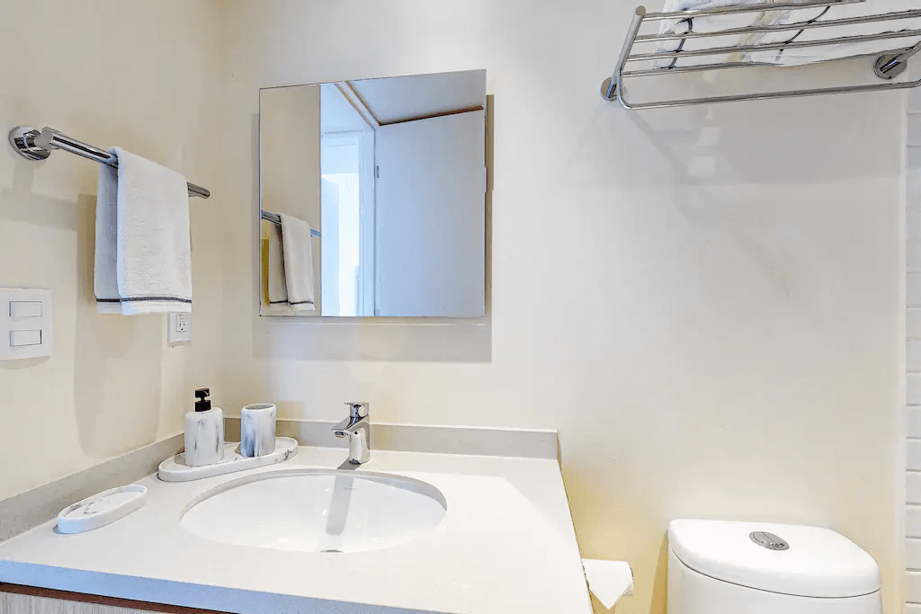 Blue House 305 - Image 17