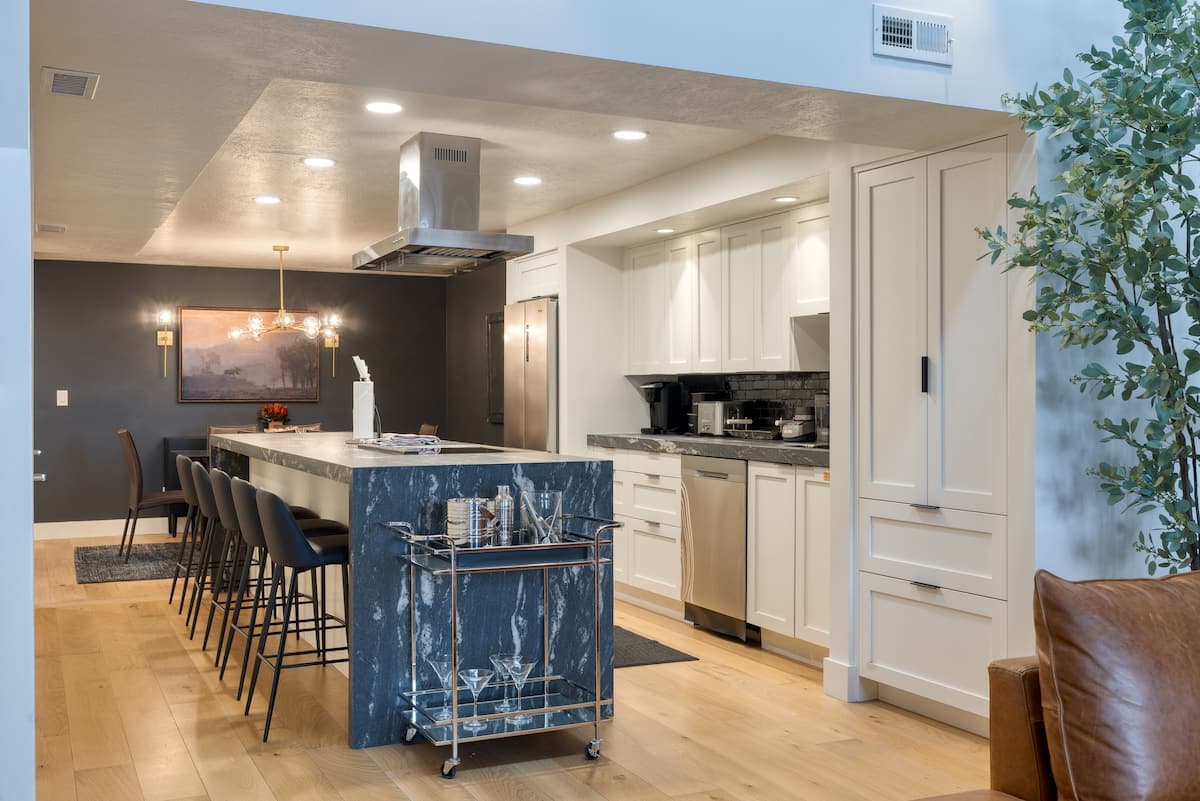 Parkside Condo - Image 6