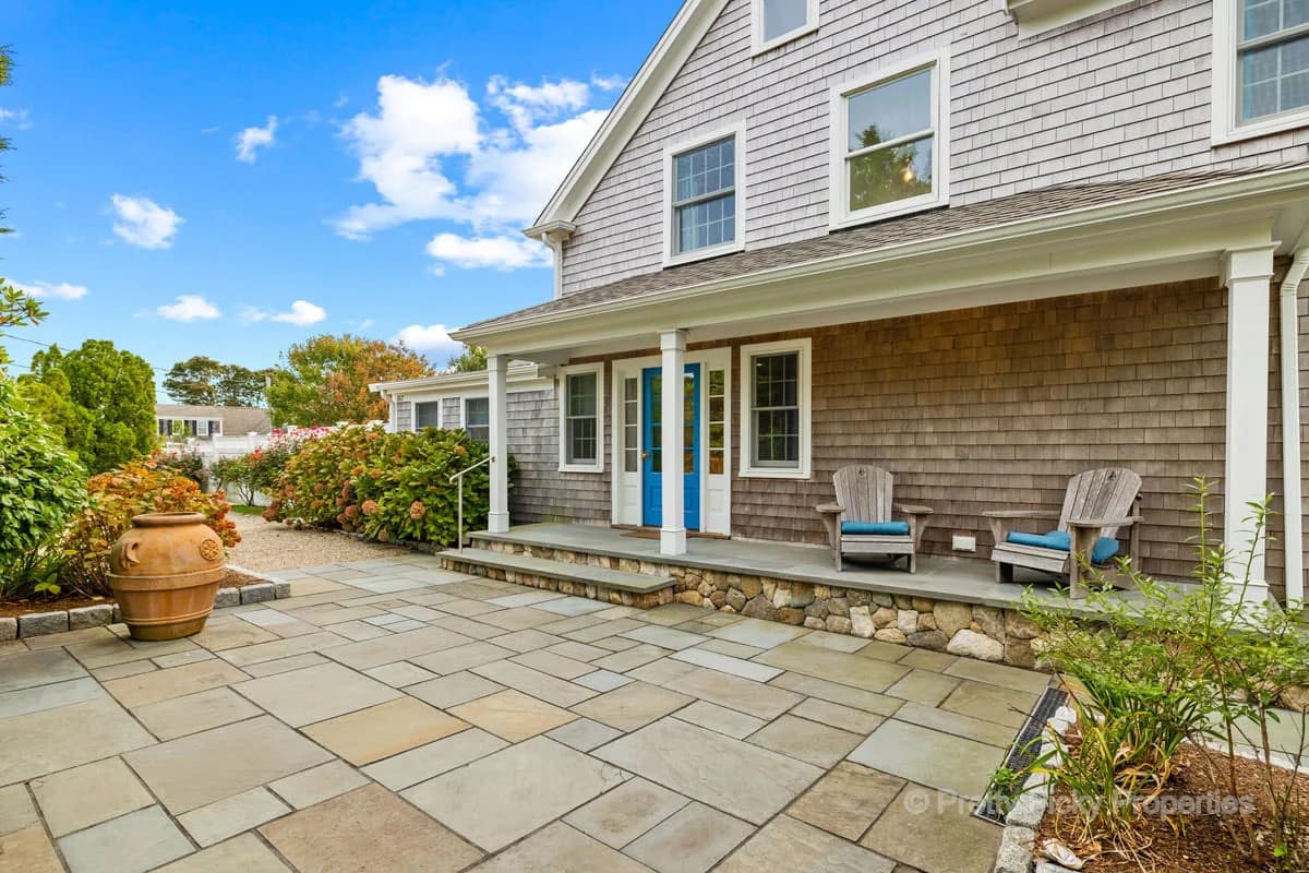 Serenity by the Sea - Image 27