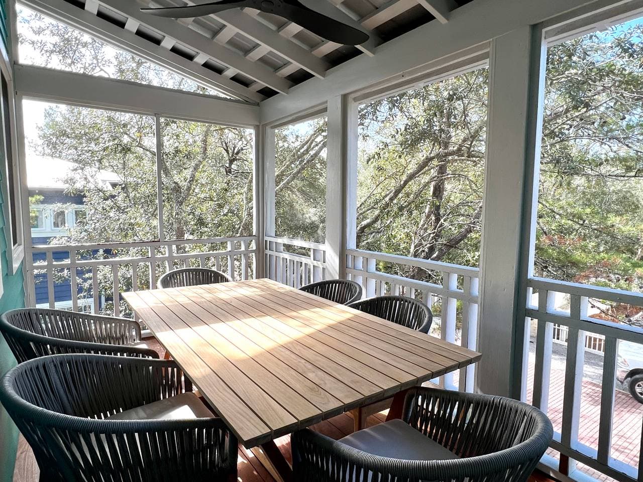 Toes in the Water Home - Image 22