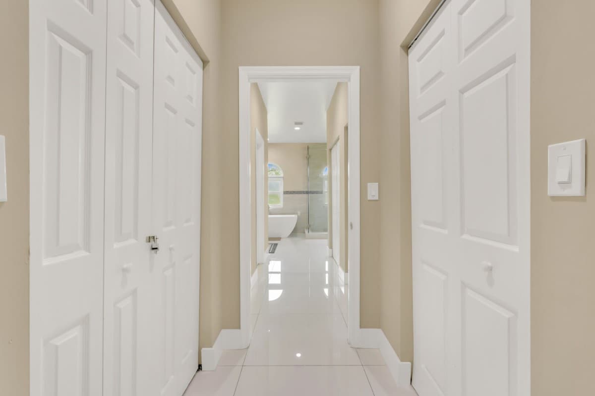 Northwest House - Image 11