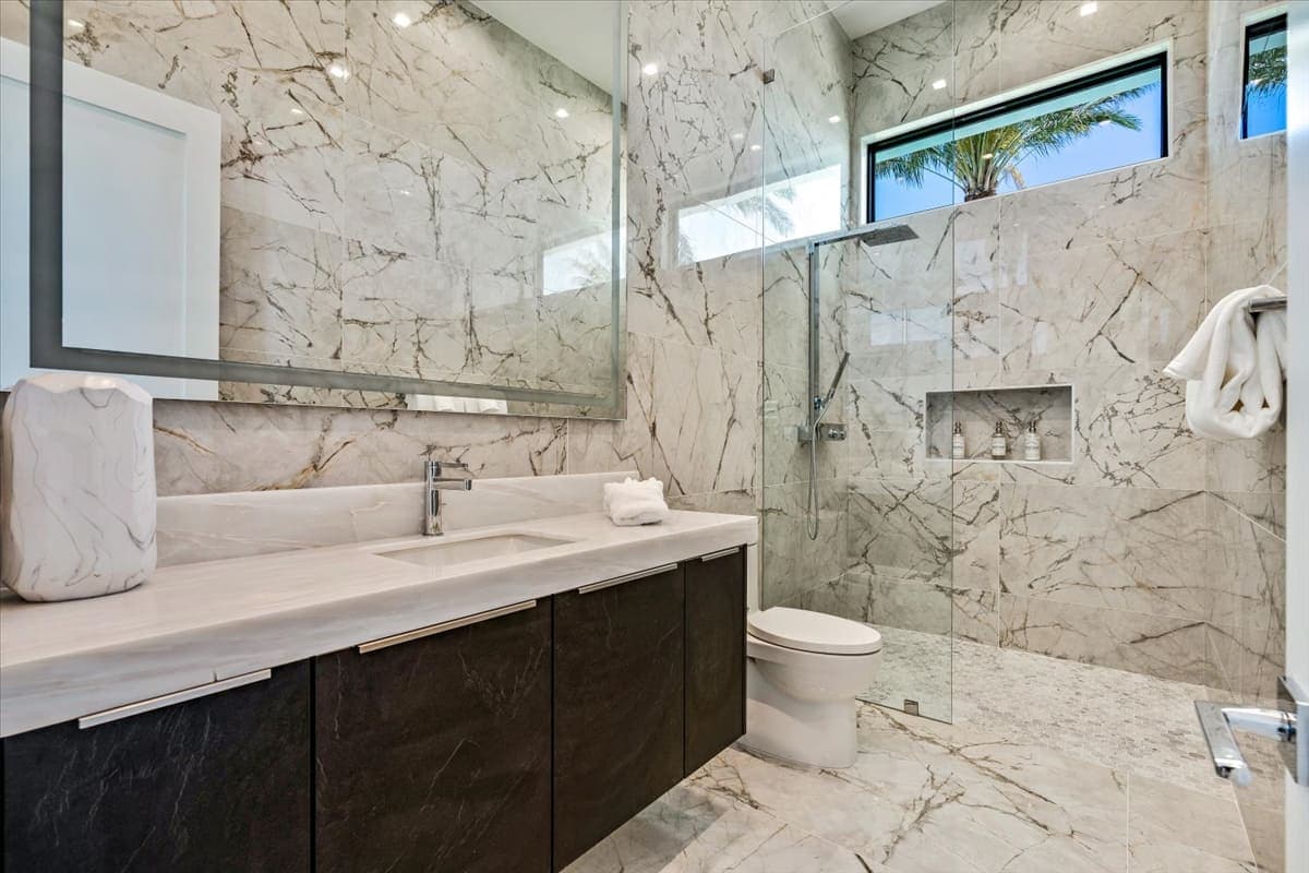 Bravo Villa #10 - Image 51