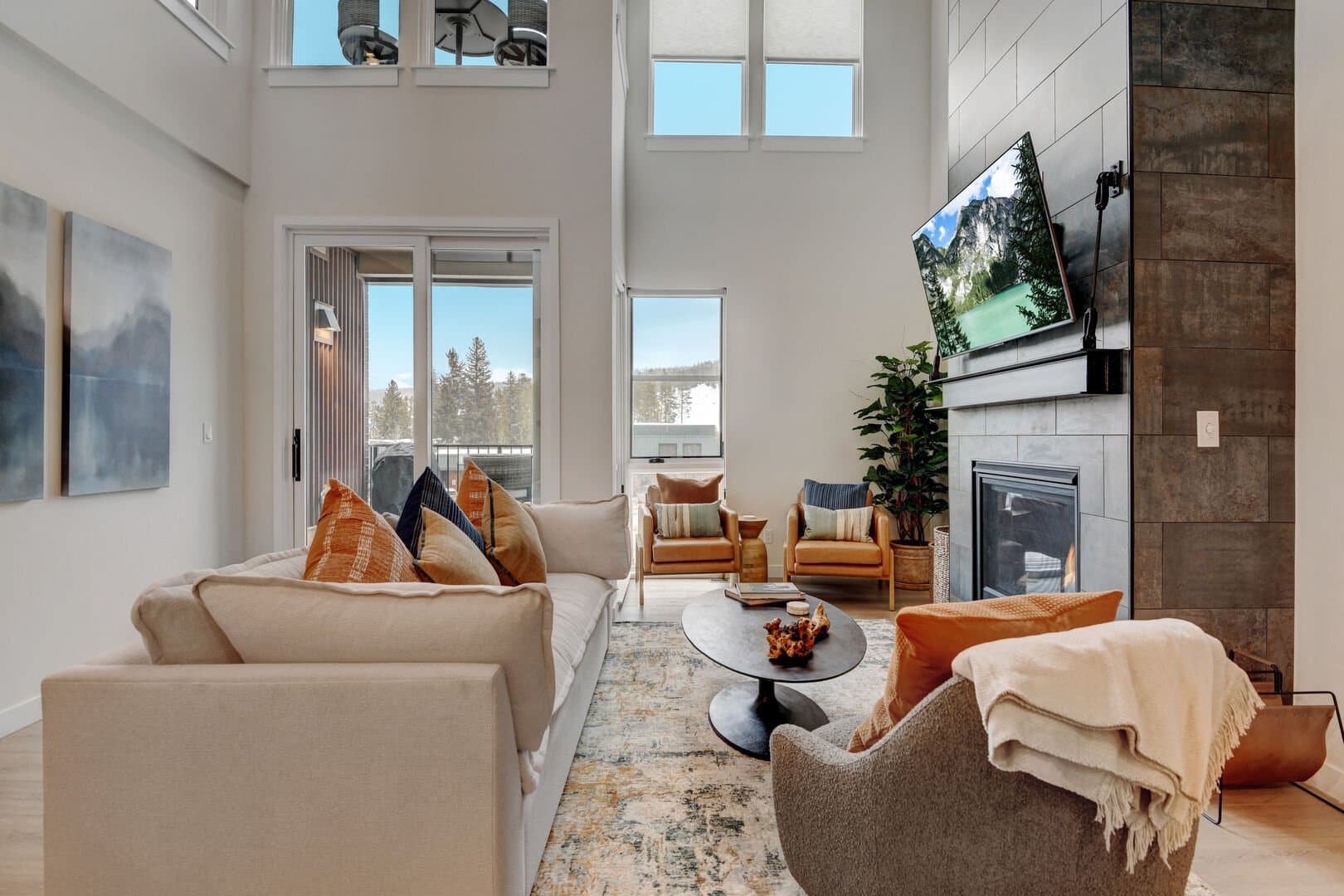 Arrow Luxury Loft #219