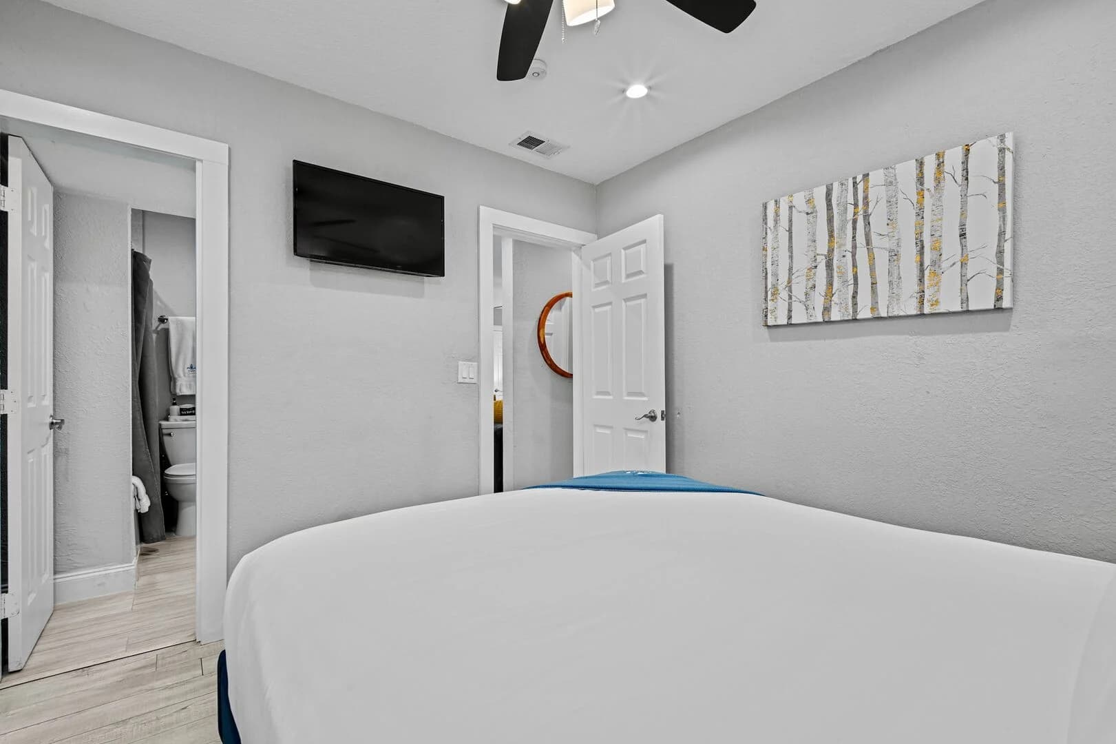 Wilton Manor - Image 16