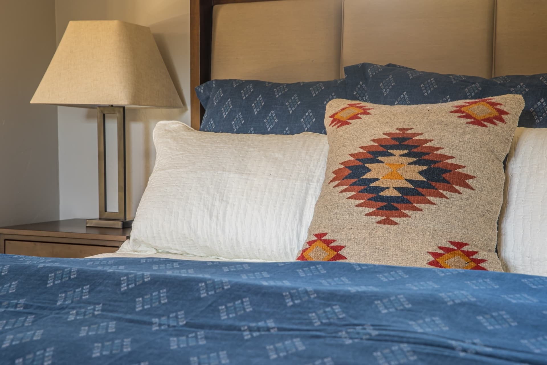 Chief Gull Cabin - Image 29