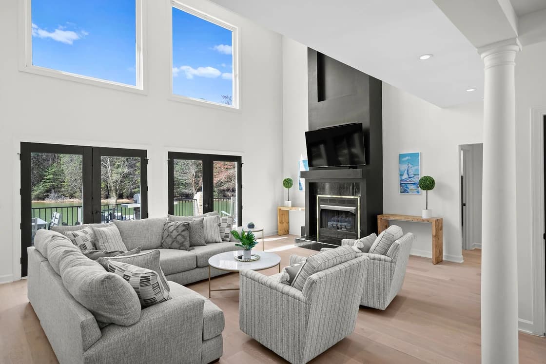 Knotty Pines - Image 17