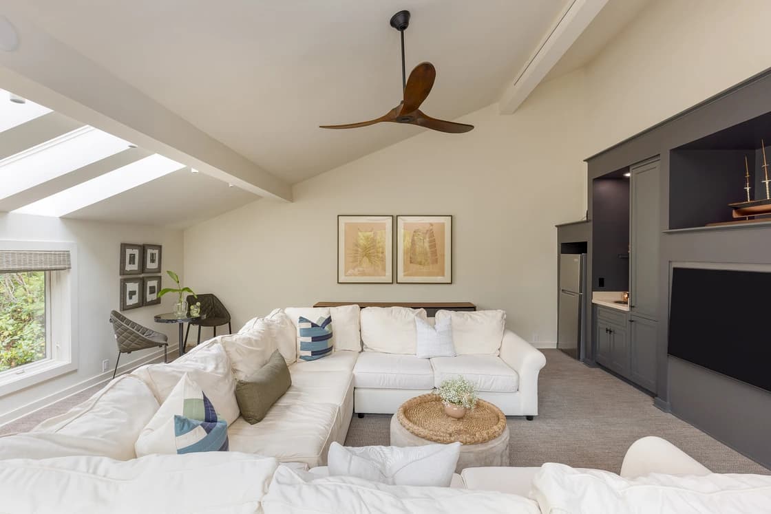 South Beach Serenity - Image 19