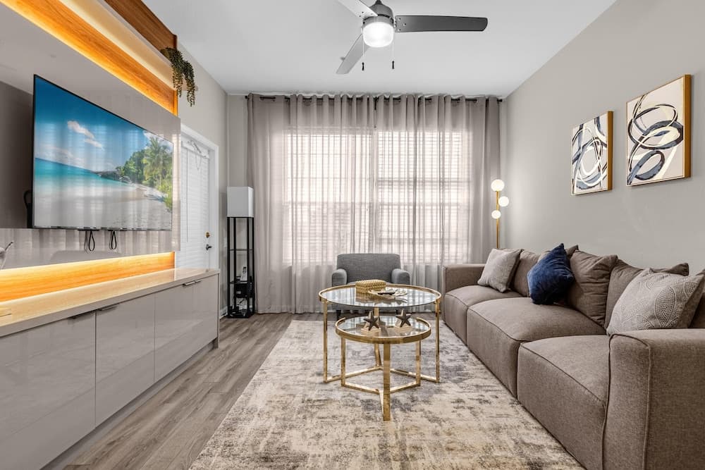 Silver Palm Condo #104 - Image 1