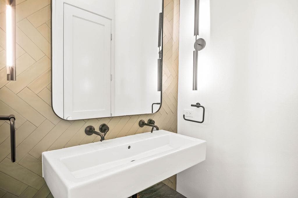 Marky P and the Funky Beach - Image 60