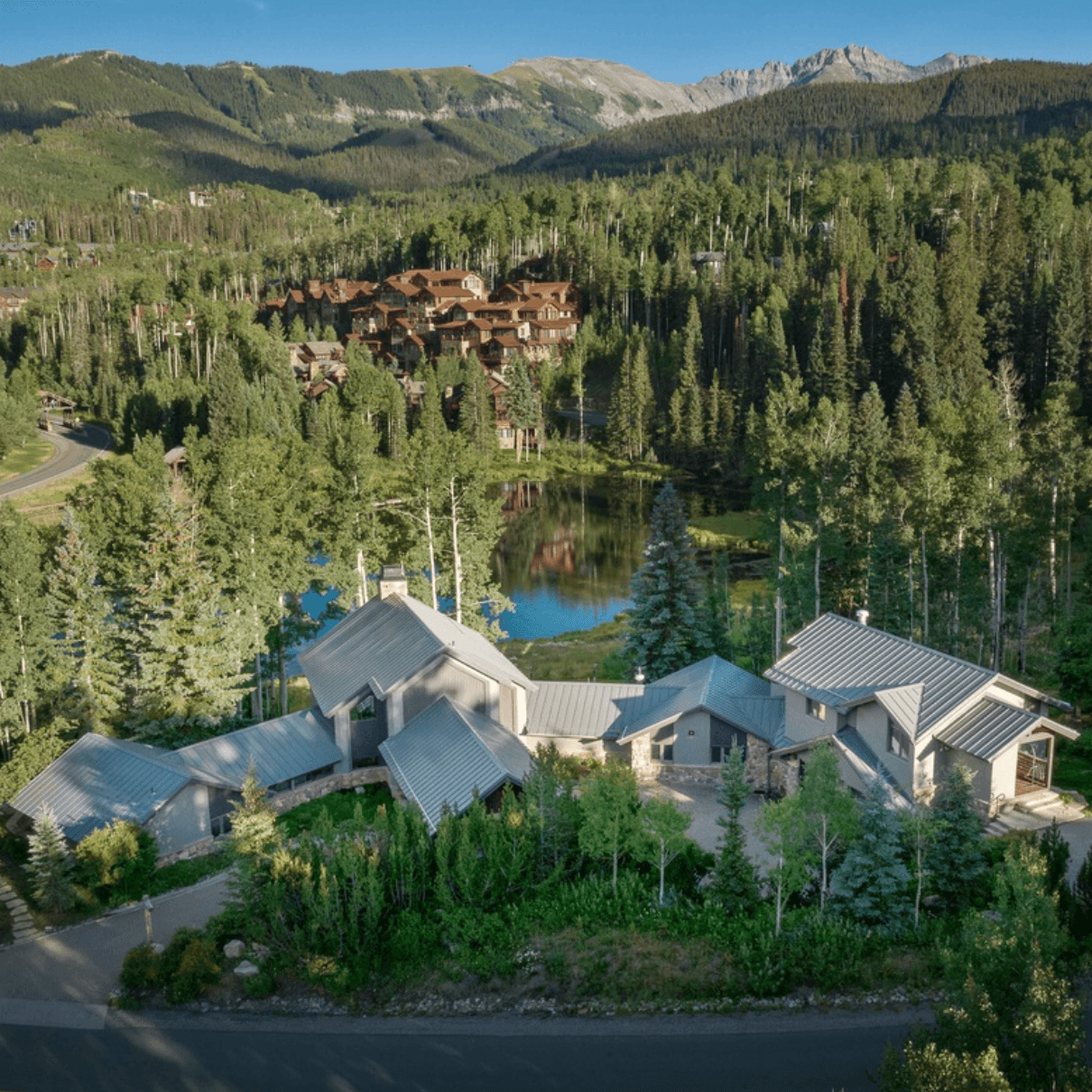 Aspen Grove Chalet at Elk Lake