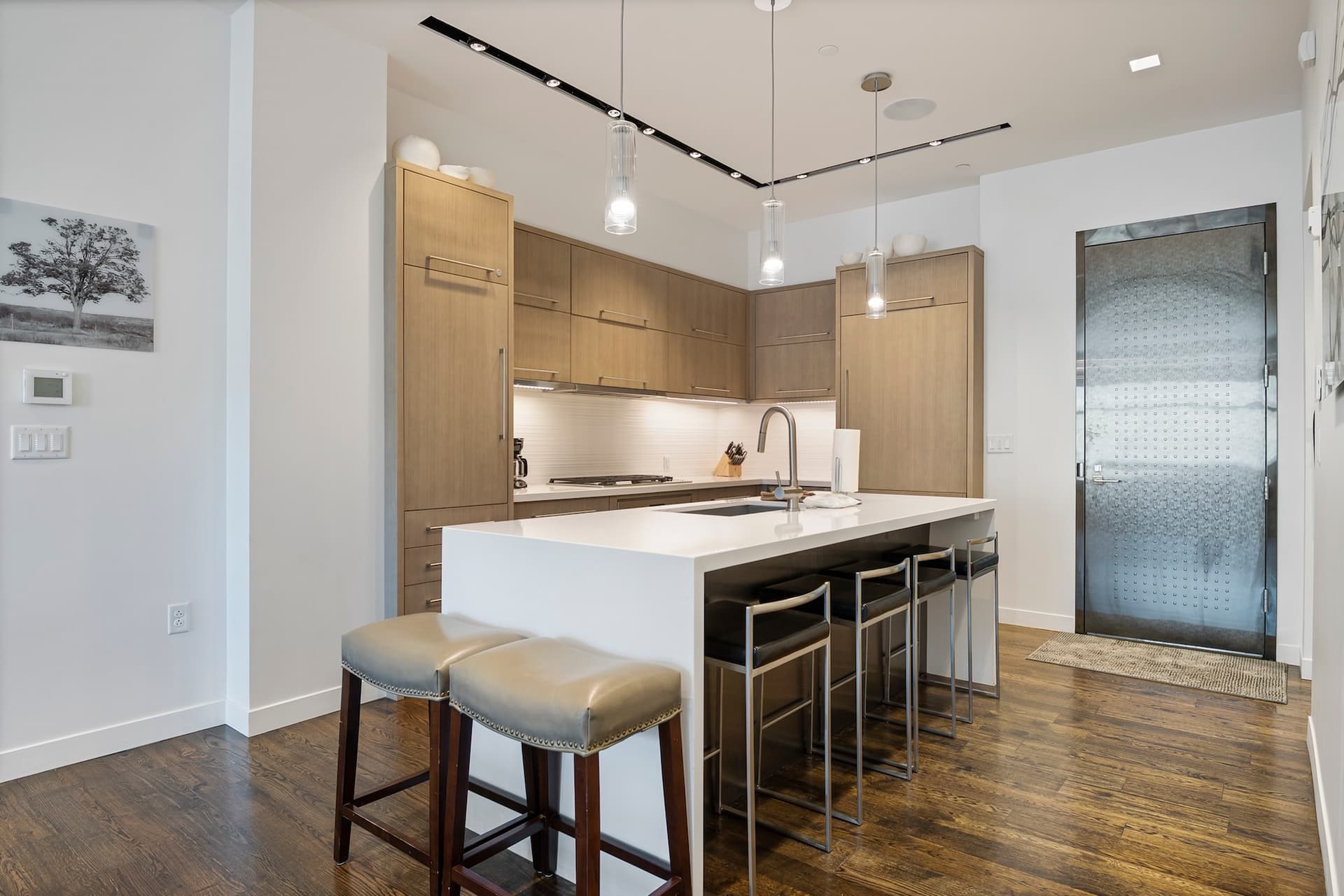 Mountain Luxe Retreat on Main - Image 4