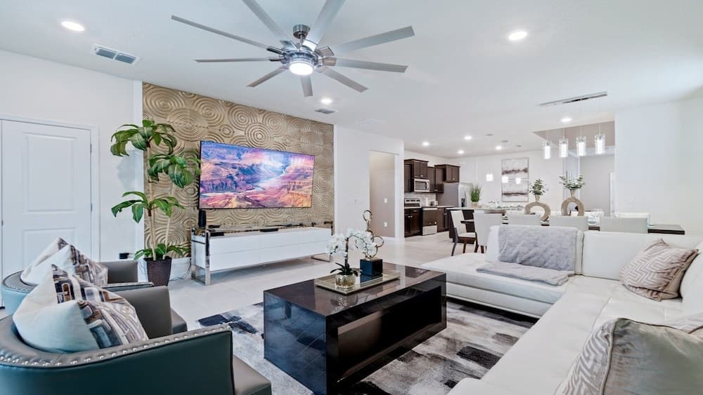 Windsor Villa #2207 - Image 1