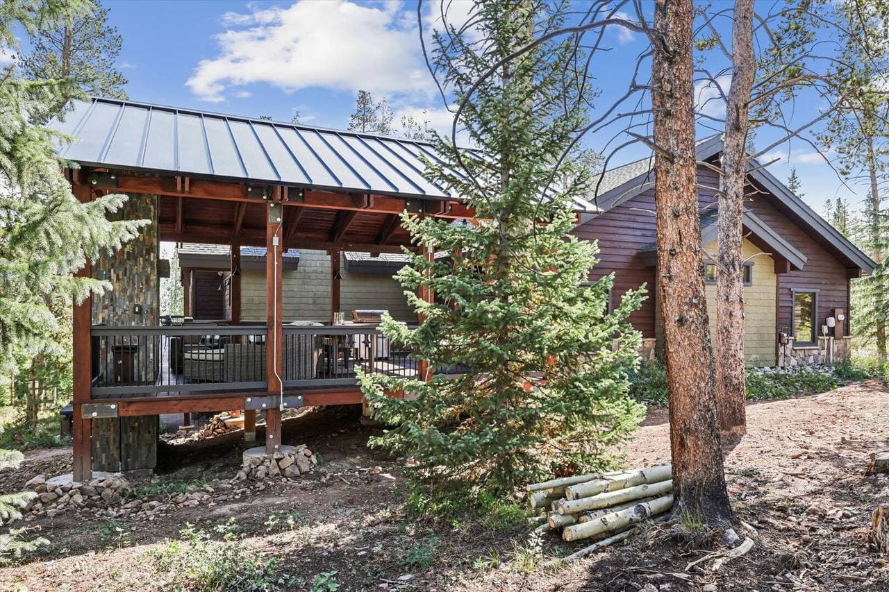 Pine Needle Lodge - Image 40