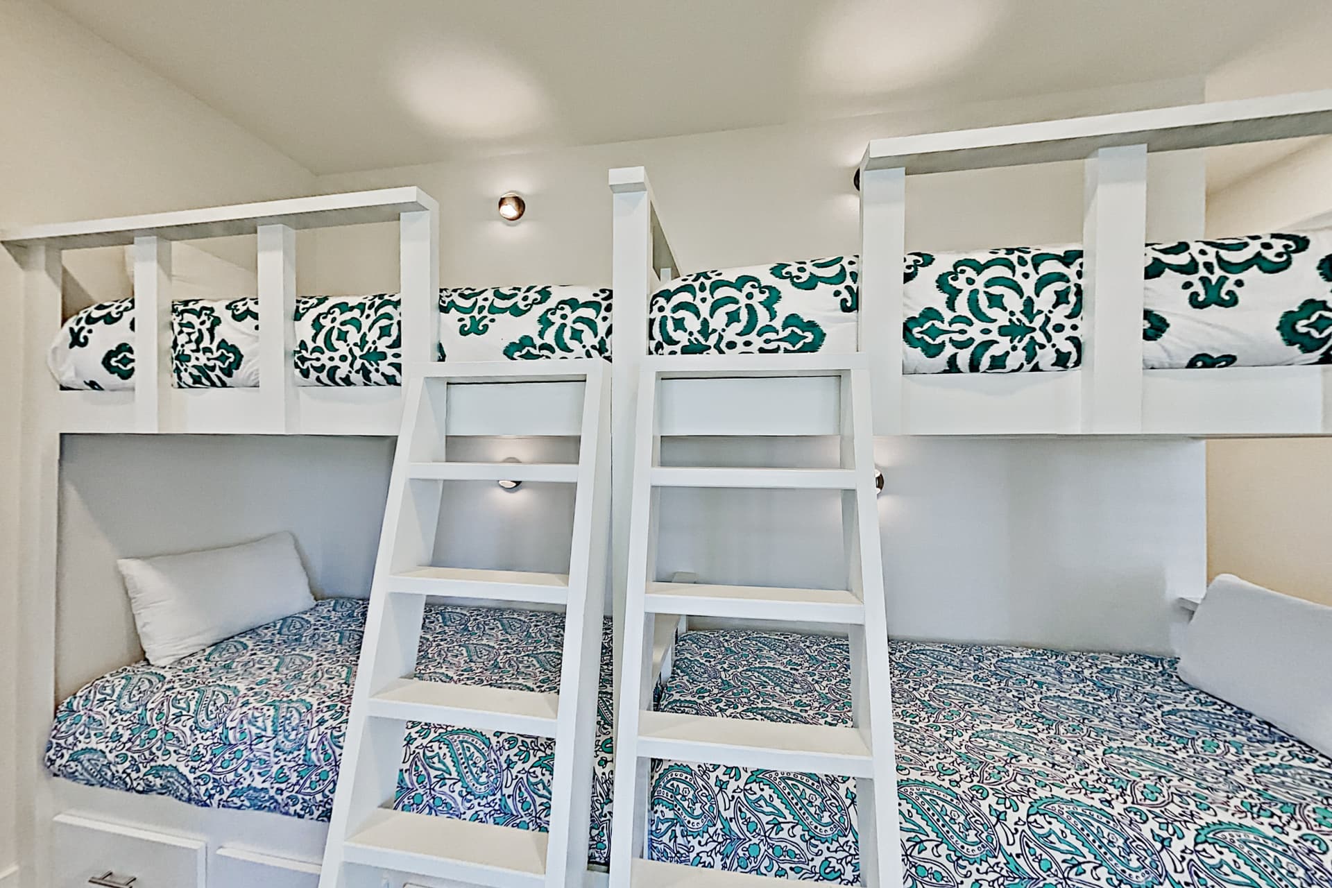 Irie Ray House - Image 20