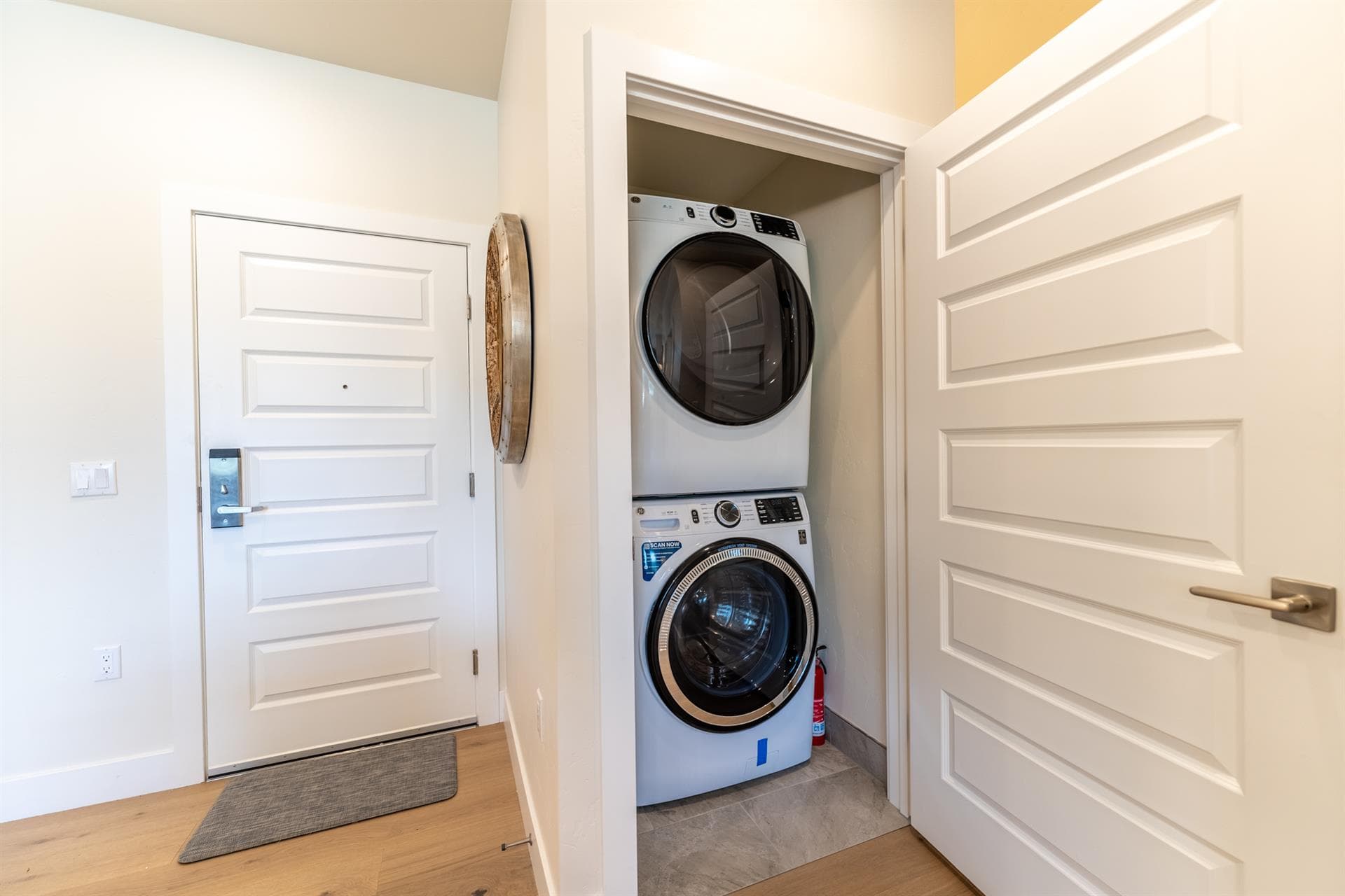 Mountain Mirage Escape - Image 25