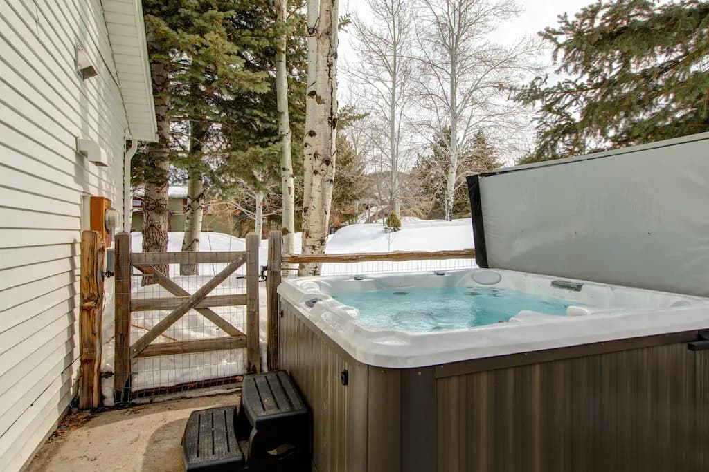 Last Run of the Day House - Image 38