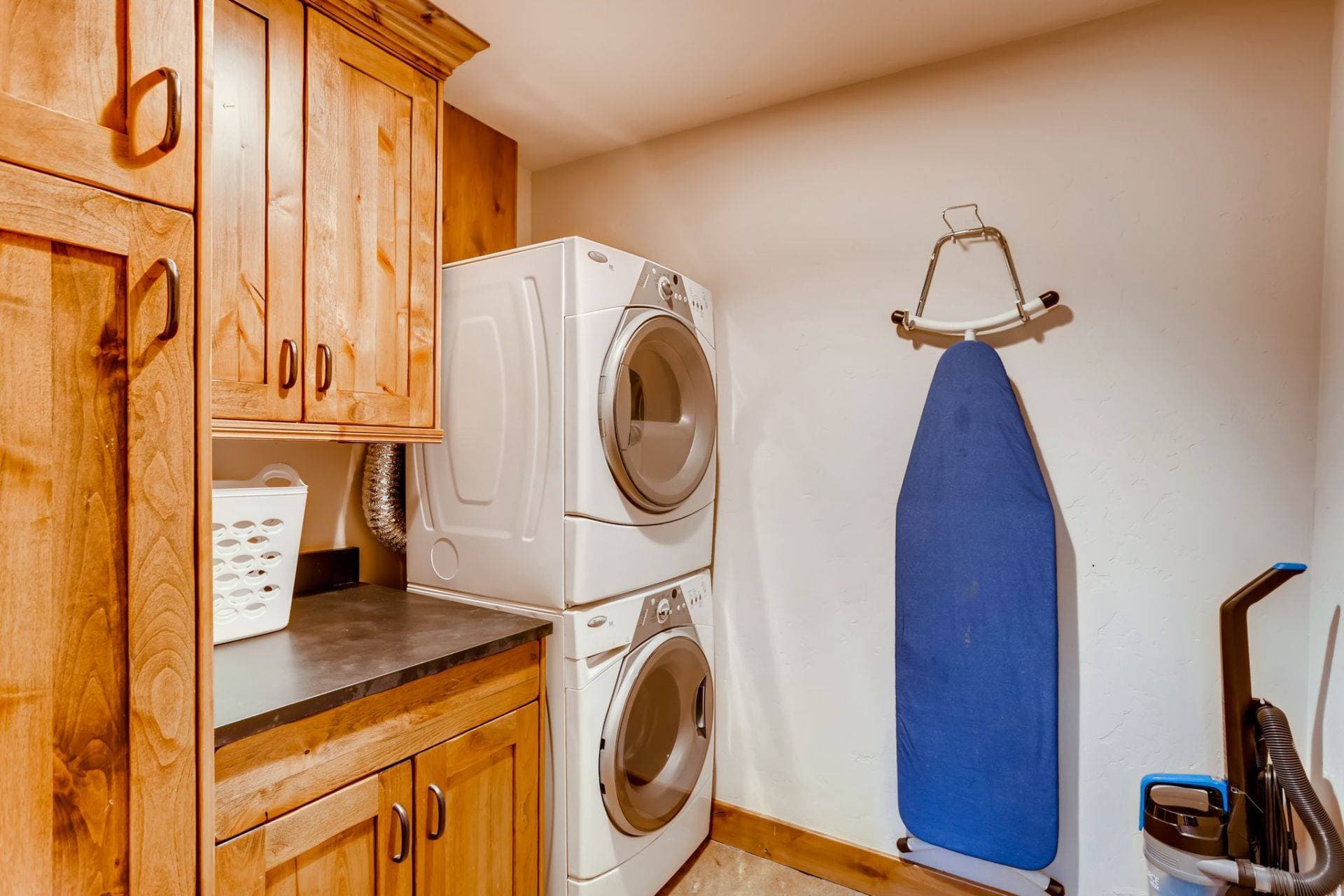 Snowy Pines House - Image 30