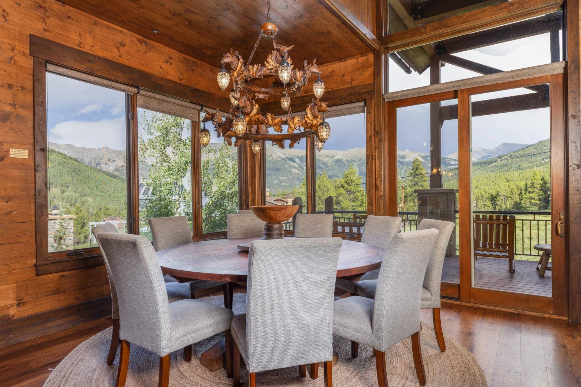 Lumber Jack Lodge - Image 4