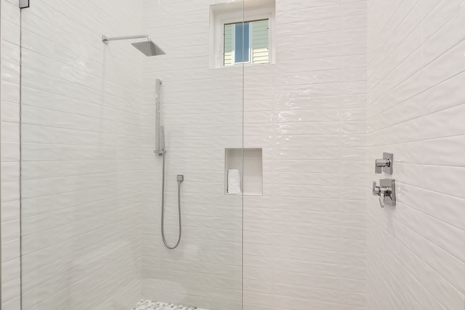 Coastal Dream Manor - Image 40