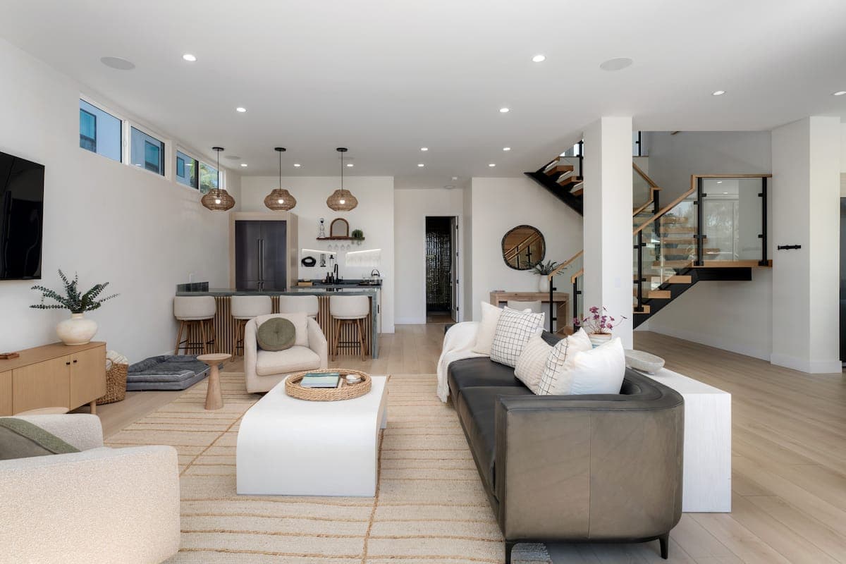 Ocean View Poolside Retreat - Image 3