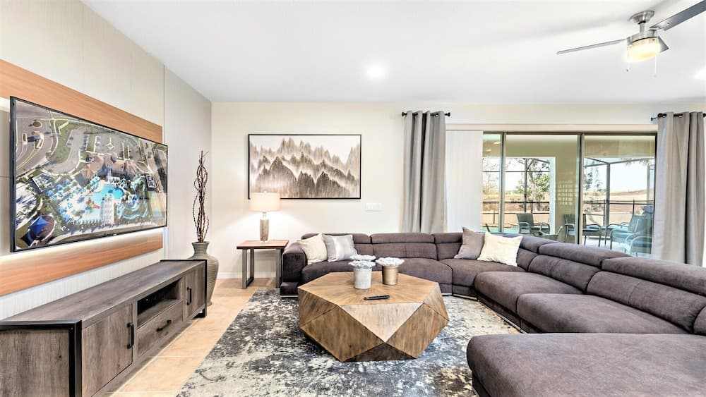 Windsor at Westside #8872 - Image 1