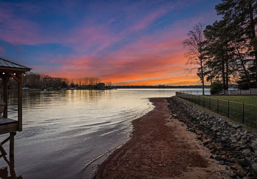 Lucent Sunset Retreat - Image 85