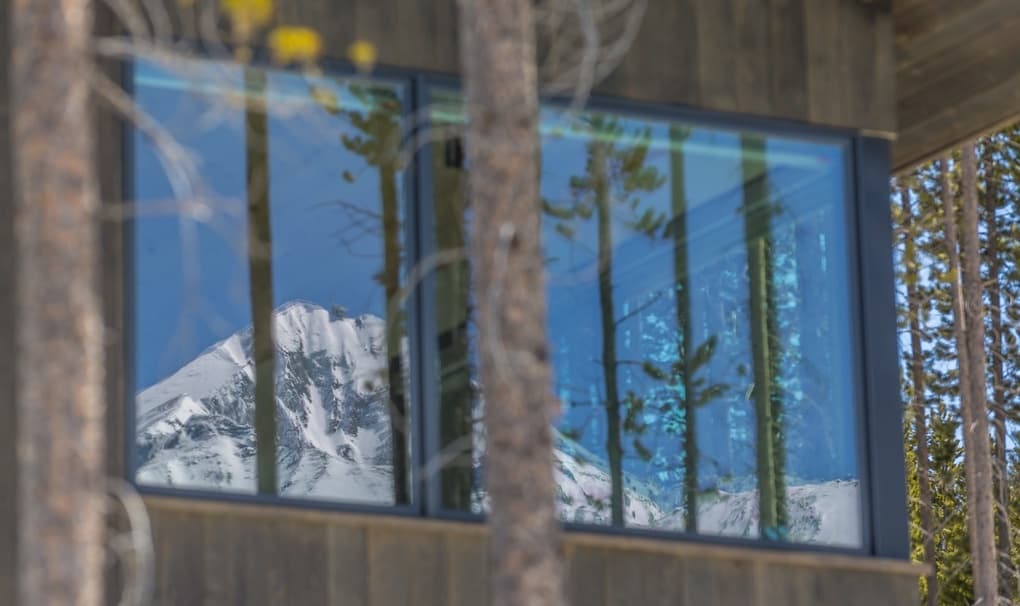 Lake Cabin #11 - Image 32