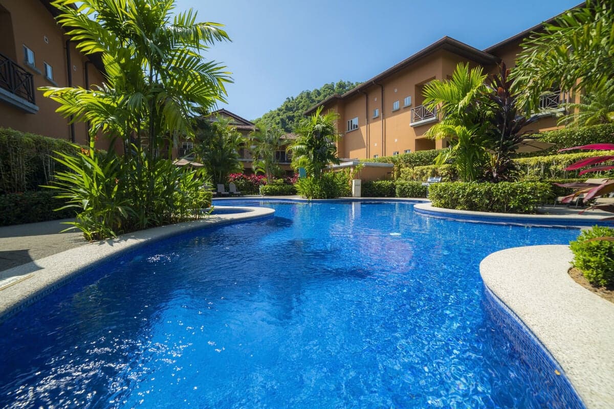 Veranda Condo 6F - Image 2