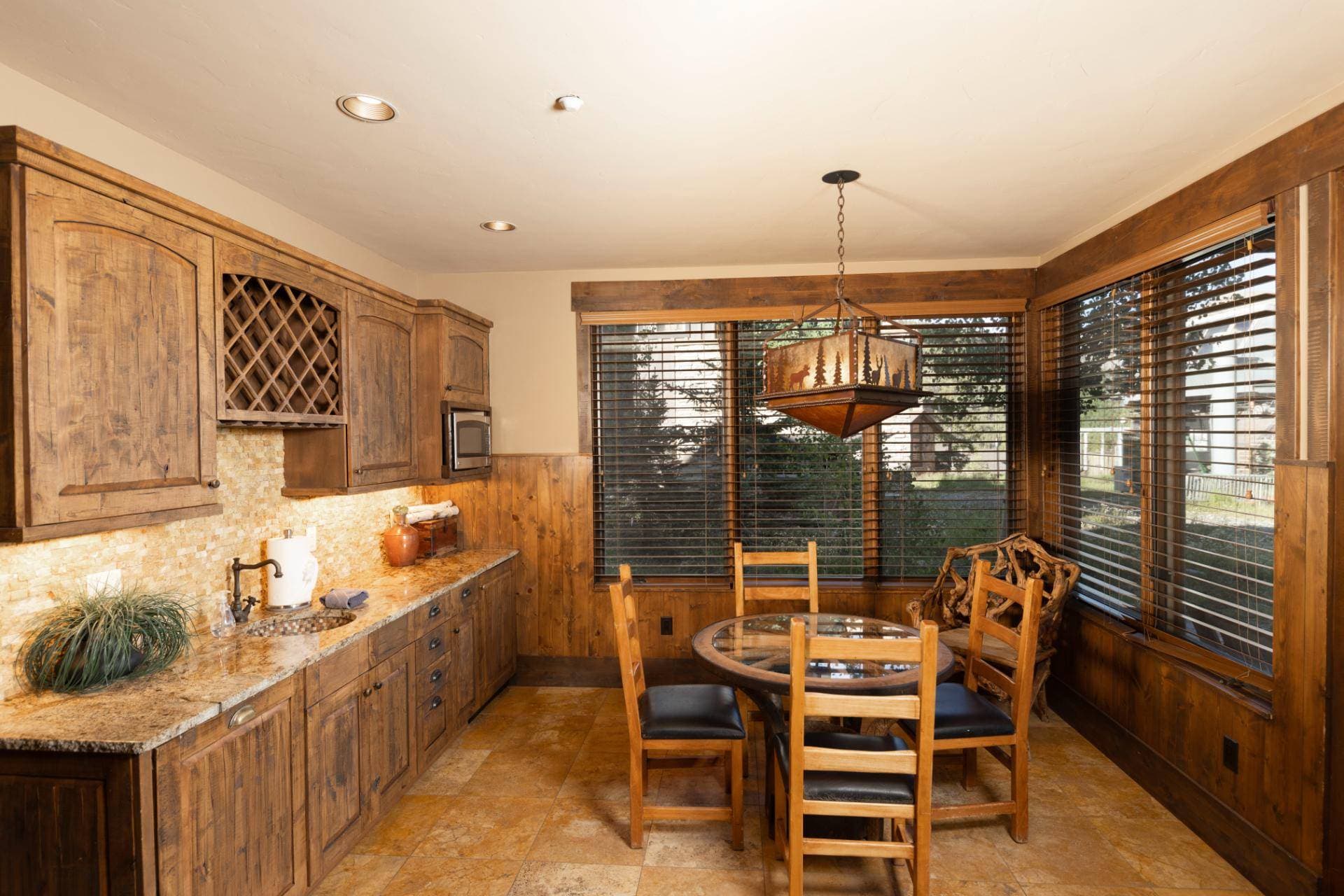 Lumber Jack Lodge - Image 8