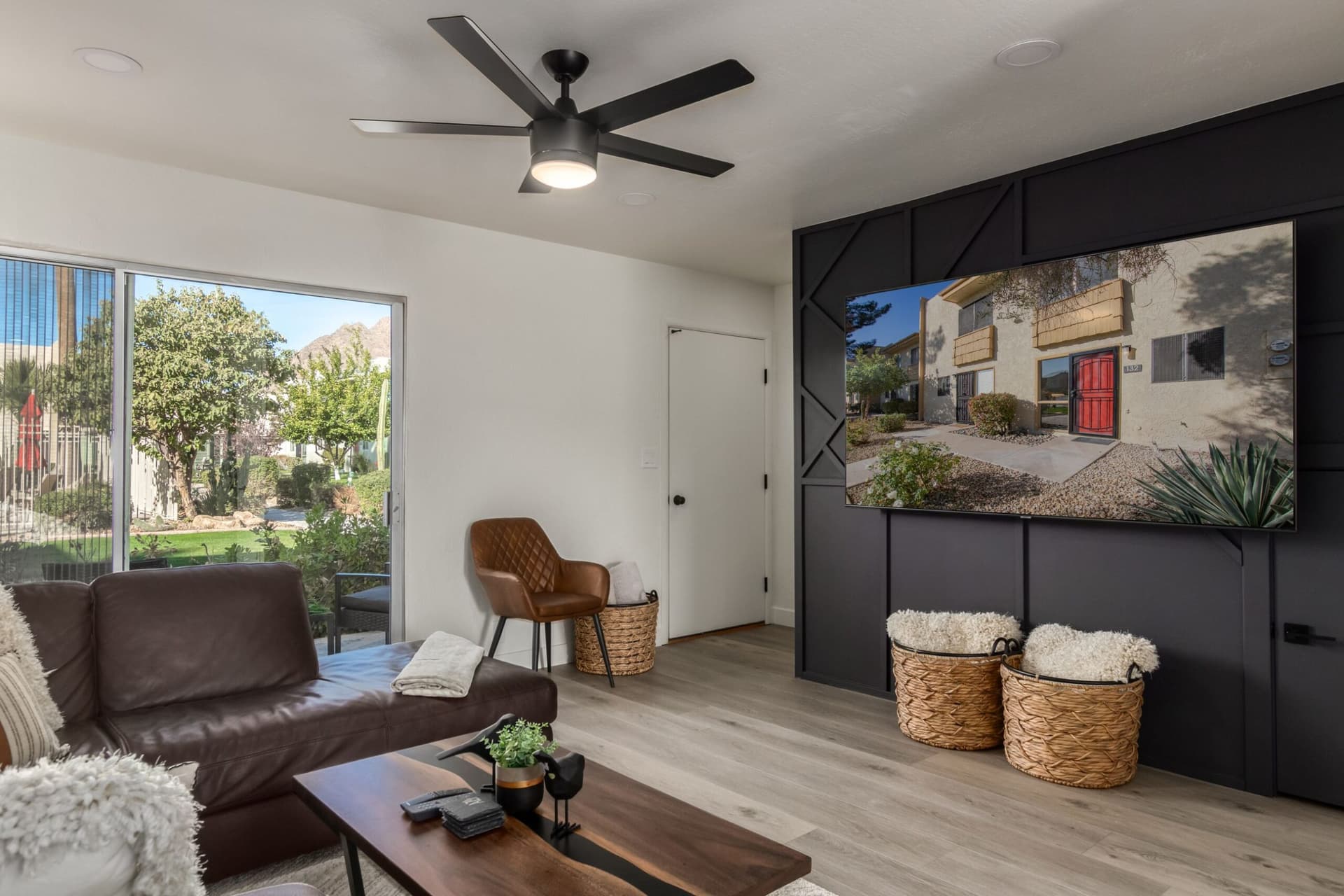 Camelback Townhouse - Image 17