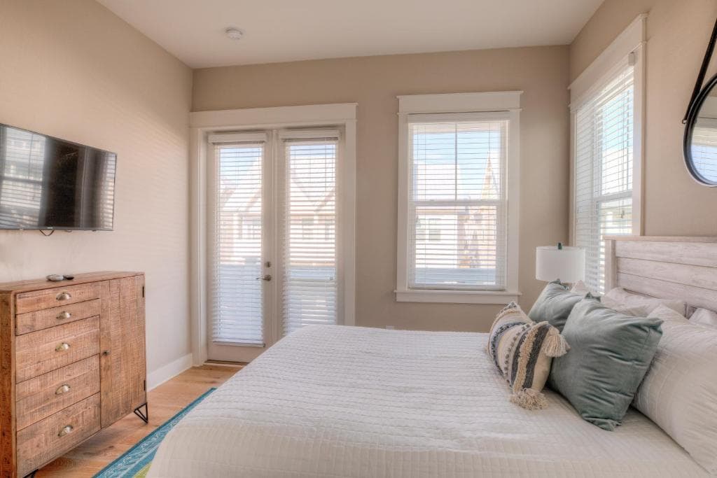 Sandpiper - Image 17