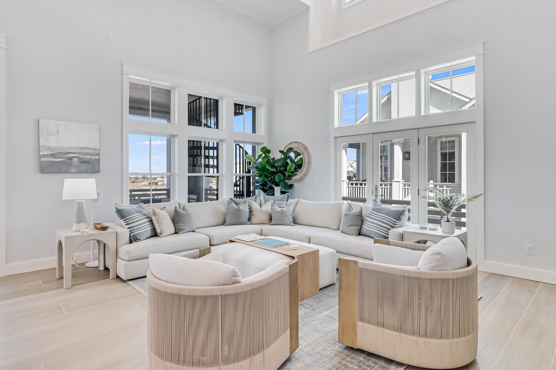 Lakeside Luxury - Image 3