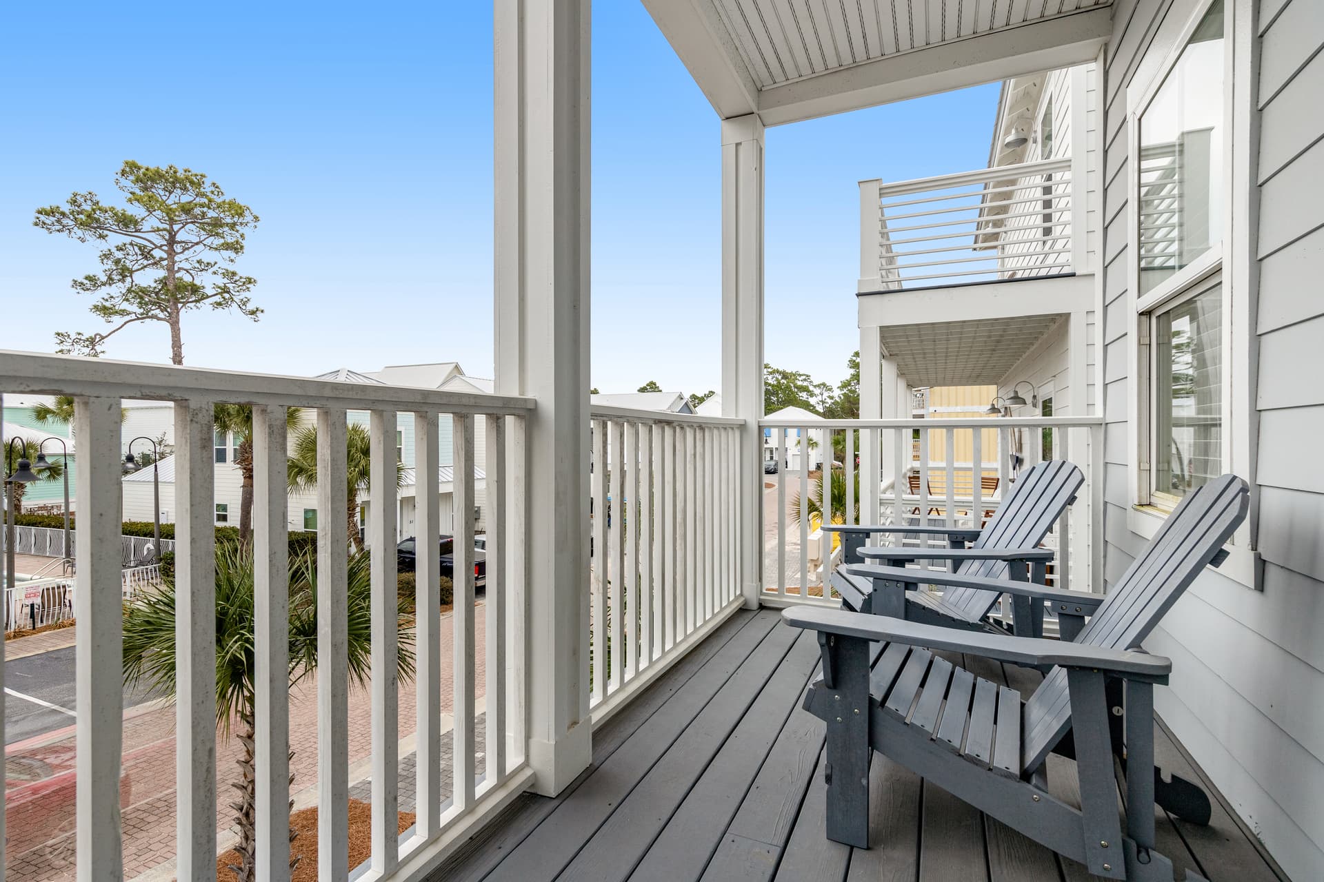 Porches N' Paradise House - Image 36