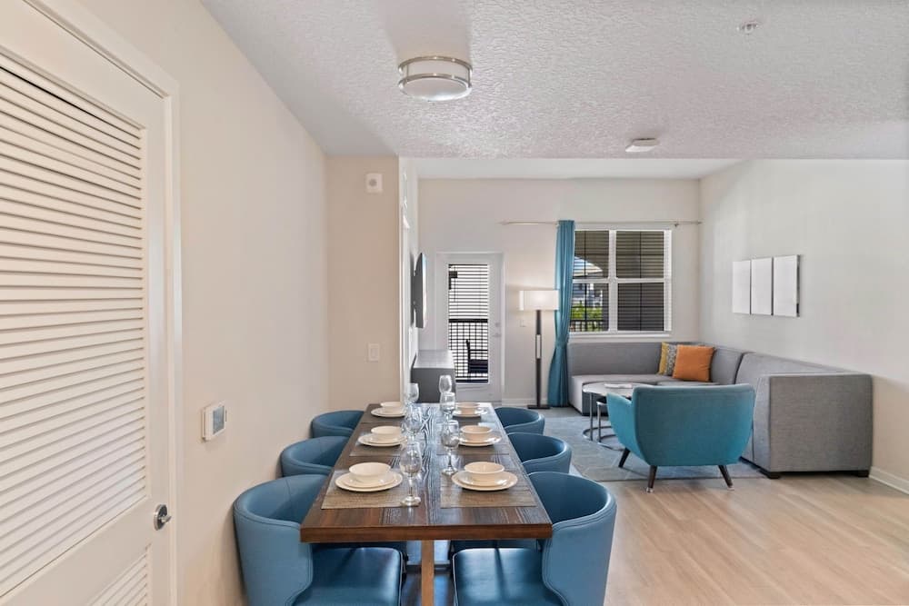 Breakview Residence #410 - Image 1